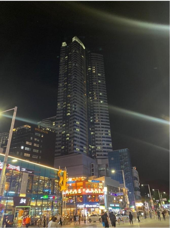 Haeundae Wide Ocean View & Residence Busan Bagian luar foto