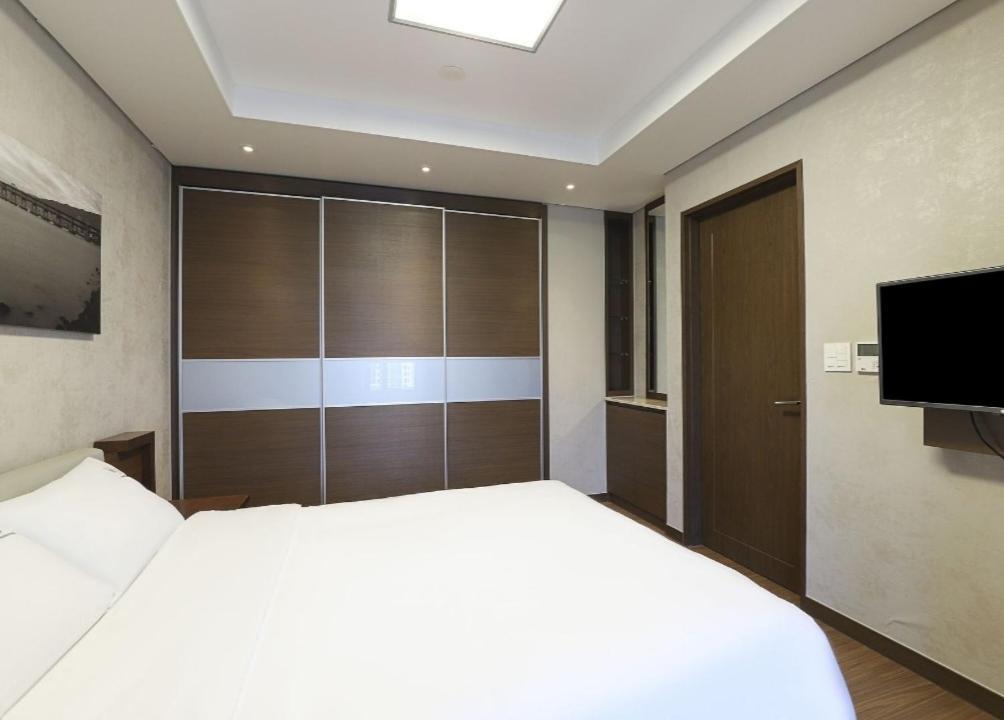 Haeundae Wide Ocean View & Residence Busan Bagian luar foto
