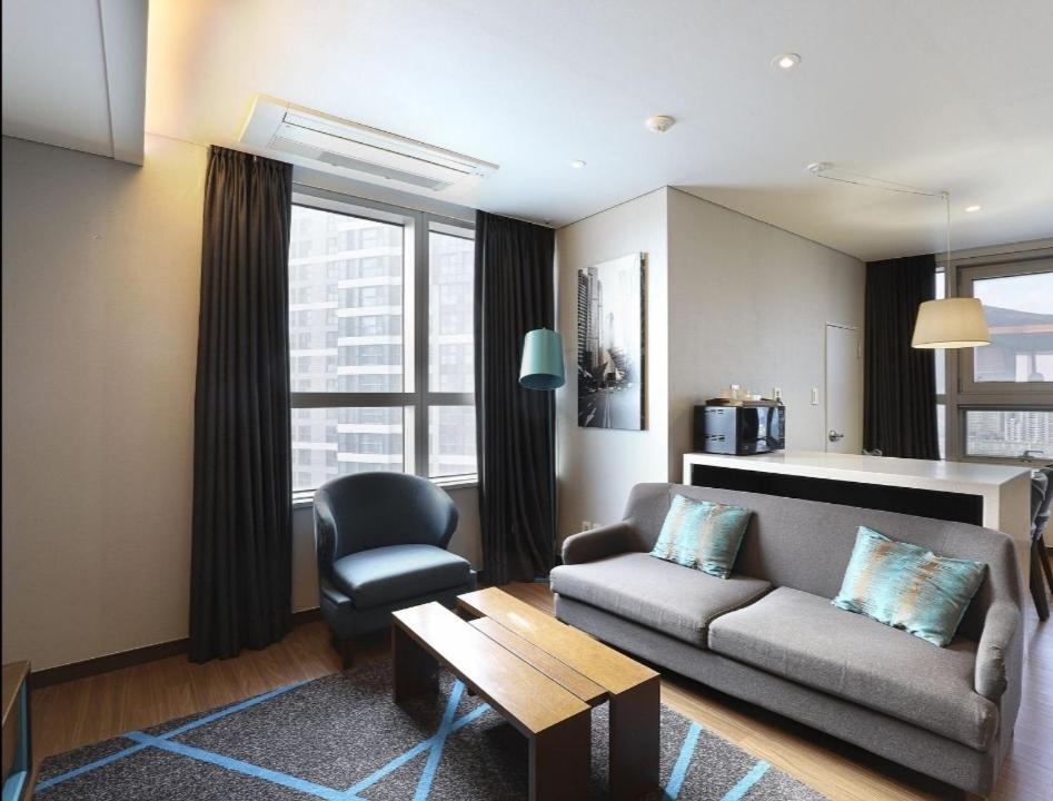 Haeundae Wide Ocean View & Residence Busan Bagian luar foto