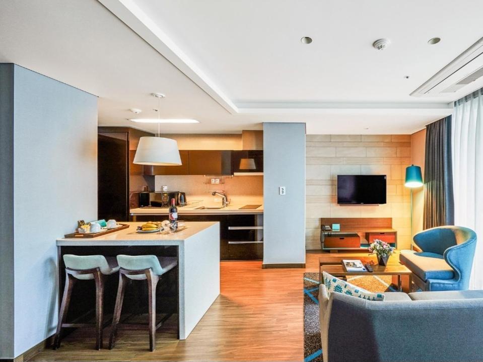 Haeundae Wide Ocean View & Residence Busan Bagian luar foto