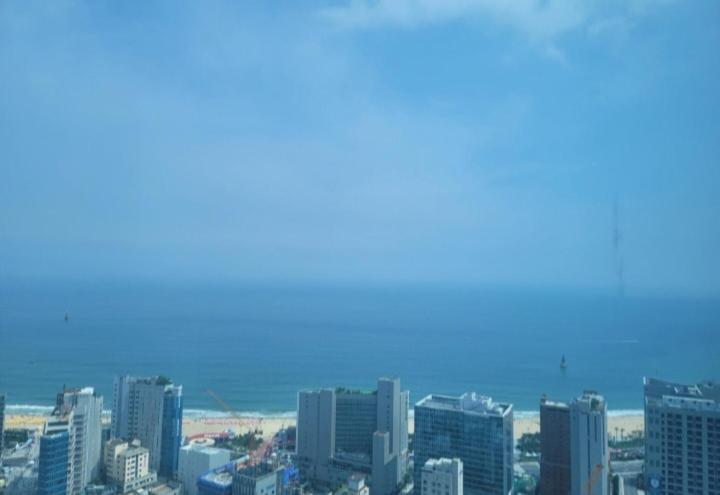 Haeundae Wide Ocean View & Residence Busan Bagian luar foto