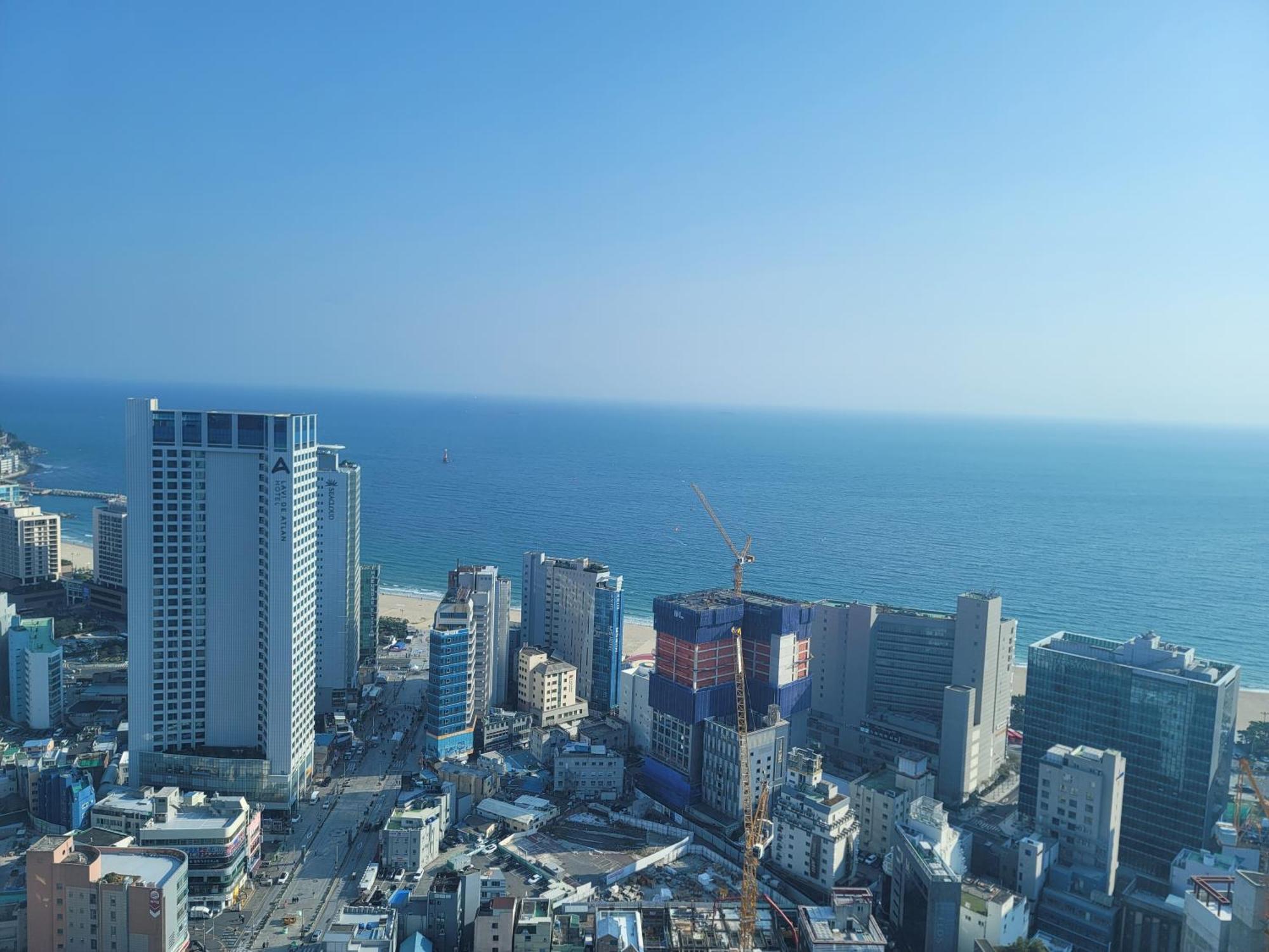 Haeundae Wide Ocean View & Residence Busan Bagian luar foto