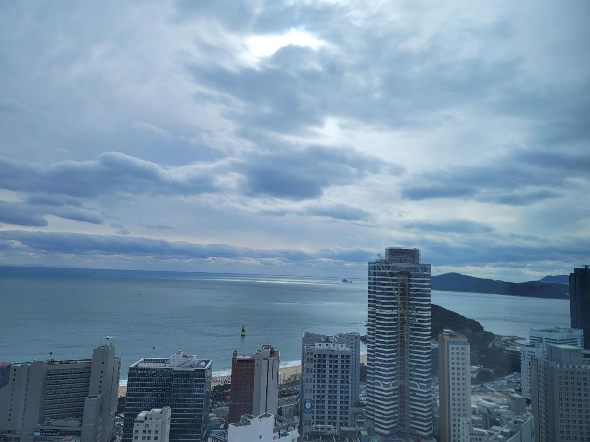 Haeundae Wide Ocean View & Residence Busan Bagian luar foto