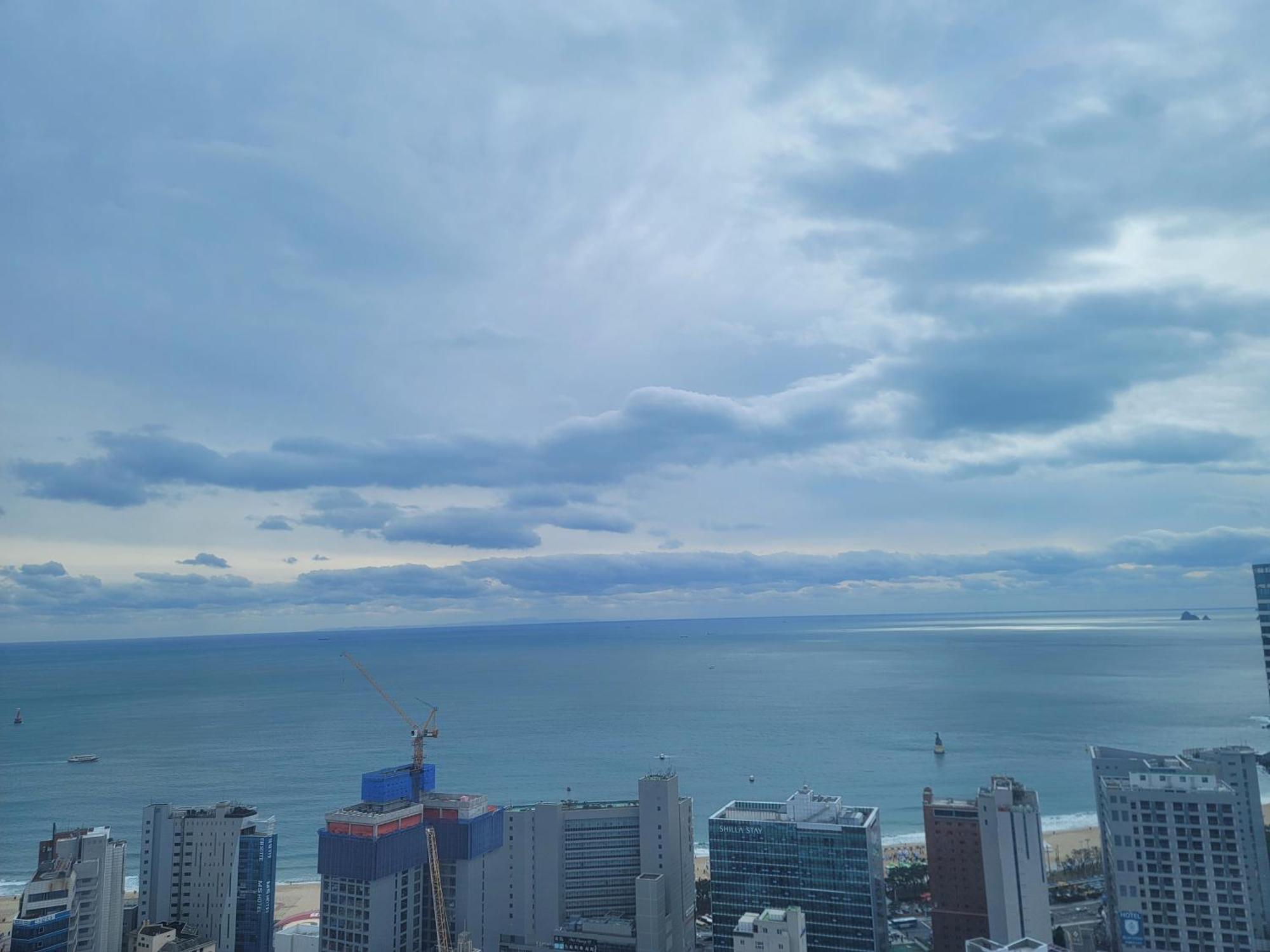 Haeundae Wide Ocean View & Residence Busan Bagian luar foto